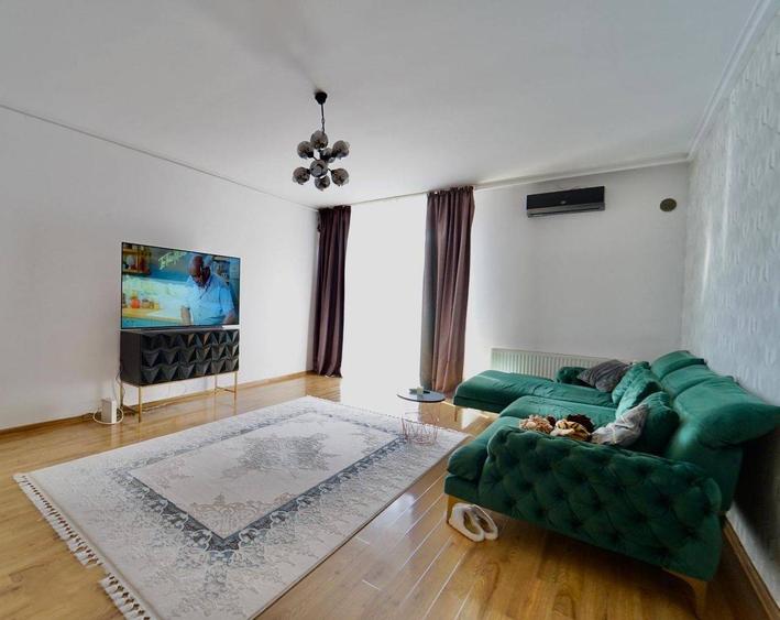 Apartament cu 3 camere în Plopilor