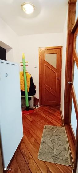 Apartament cu 3 camere decomandat în Județean