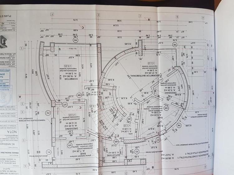 Casă cu 8 camere cu Teren 300 Mp în Pantelimon