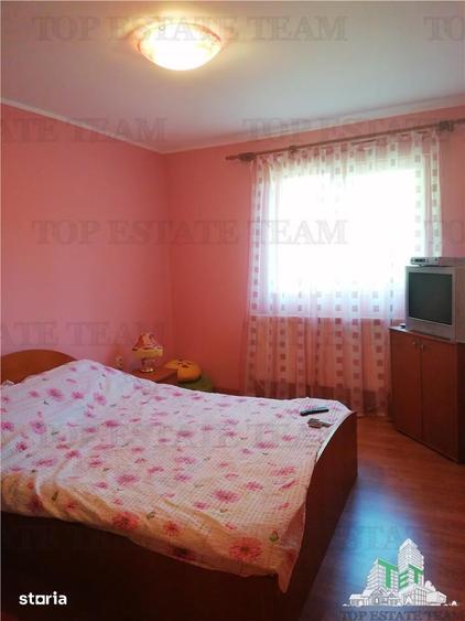 Casă cu 7 camere cu Teren 825 Mp în Păcureți
