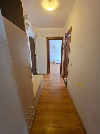 Apartament cu 2 camere decomandat în Titan