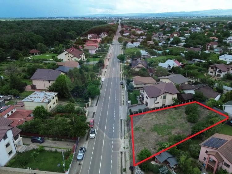Teren de 809 mp, în Petrești