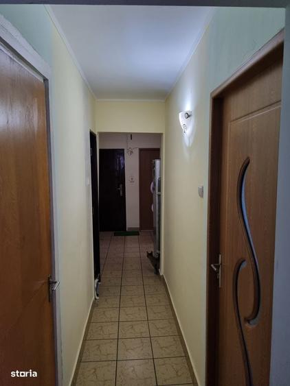 Apartament cu 3 camere decomandat în Rahova