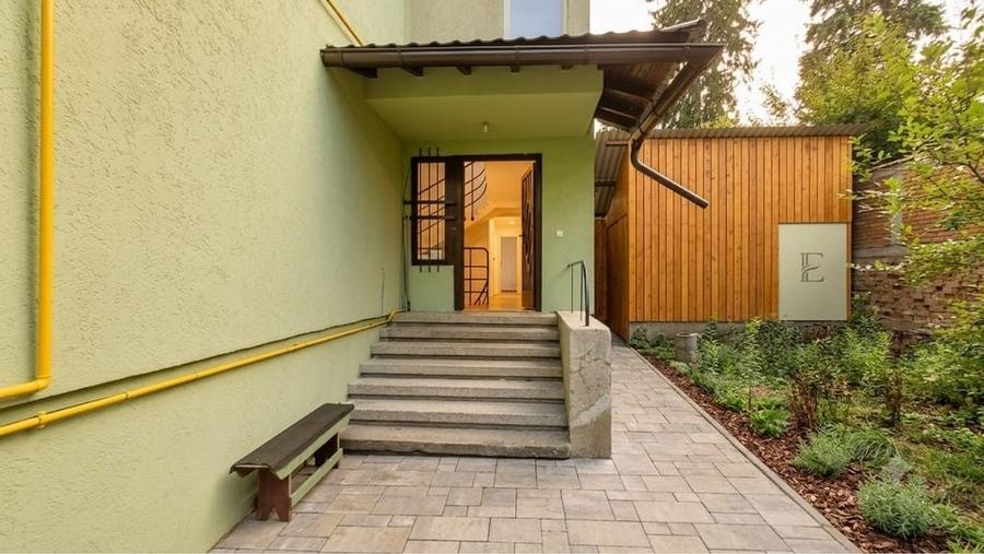 Apartament cu 2 camere nedecomandat în Sub Arini
