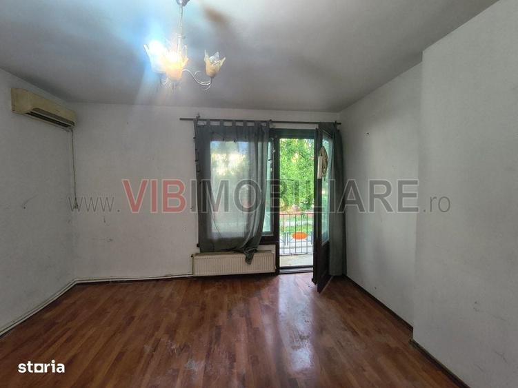 Apartament de vanzare - 2 camere, 44 mp, decomandat, nemobilat - zona - 7
