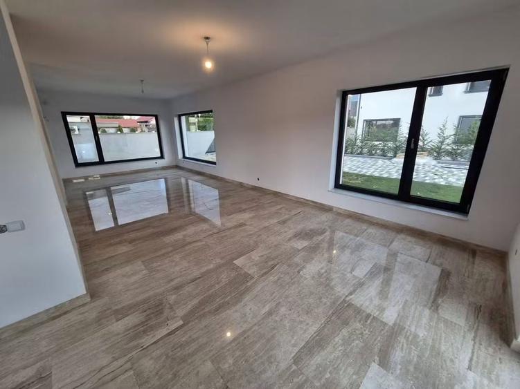 Casă cu 4 camere în Apahida