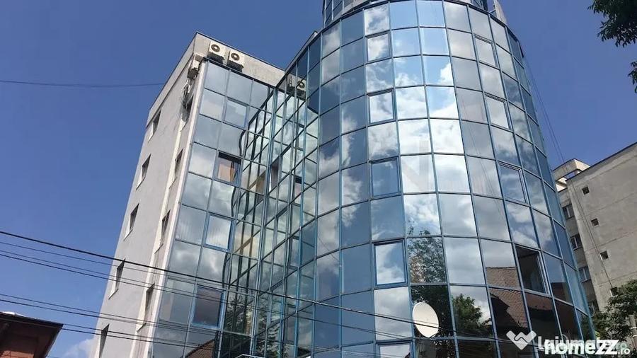 Spațiu comercial, de 2,530 mp, în Victoriei