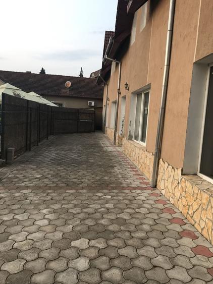 Spațiu comercial, de 200 mp, în Central