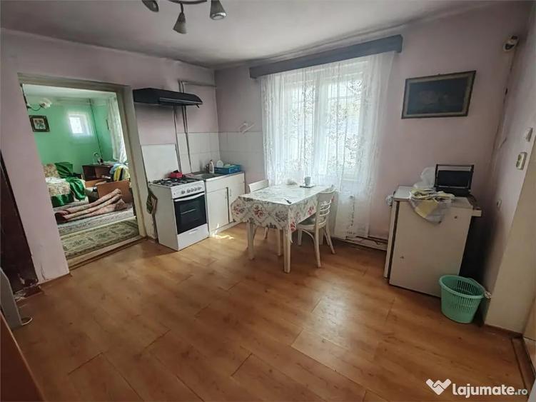Casă cu 4 camere cu Teren 622 Mp în Central