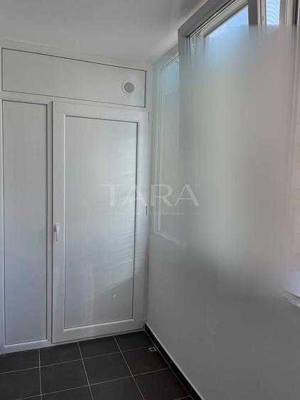Apartament cu 3 camere semidecomandat în Florești