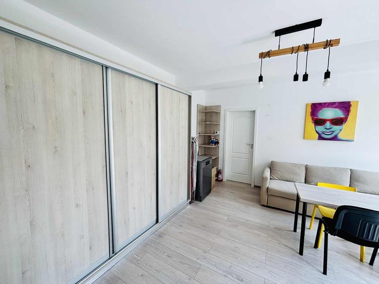 Apartament cu 2 camere semidecomandat în Exterior Vest