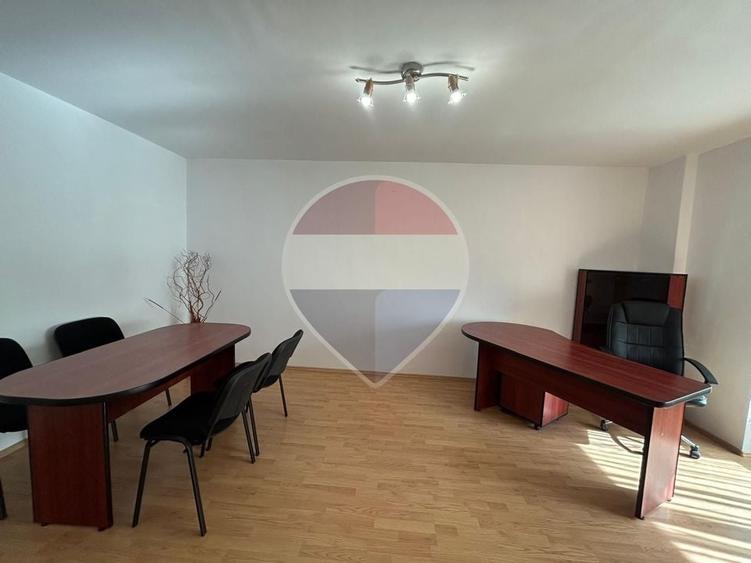Apartament cu 2 camere, mobilat în Centrul Civic