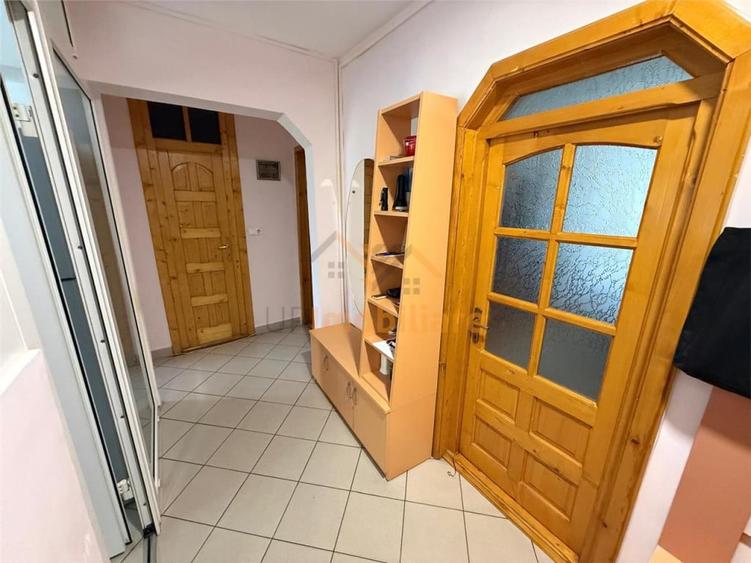 Apartament cu 3 camere decomandat în Lotus