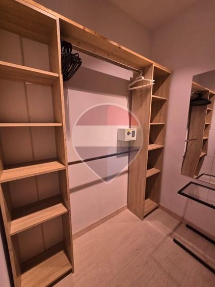 Apartament cu 3 camere decomandat, mobilat în Central