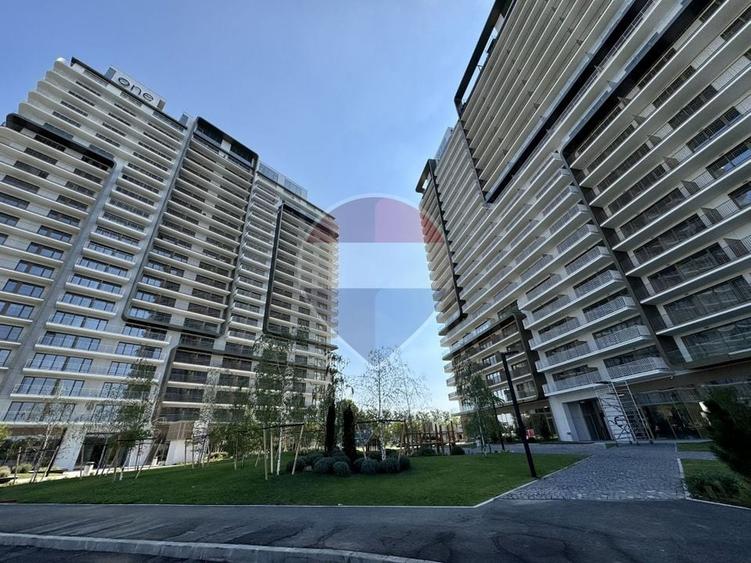 Apartament cu 4 camere decomandat în Pipera