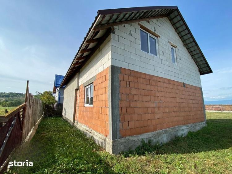 Casă cu 3 camere cu Teren 435 Mp în Groși