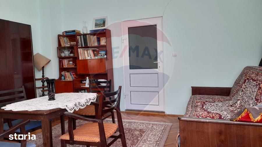 Casă cu 3 camere cu Teren 2500 Mp în Benesat