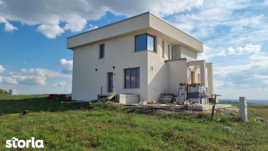 Casă cu 4 camere cu Teren 245 Mp în Iorga