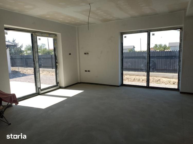 Casă cu 4 camere cu Teren 867 Mp în Chiscani