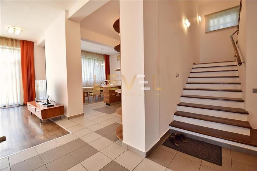 Casă individuală cu 8 camere cu Canalizare în Herăstrău