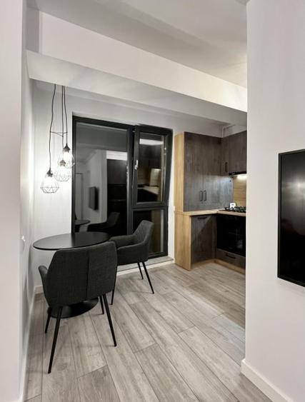 Apartament cu 2 camere semidecomandat, mobilat în 13 Septembrie