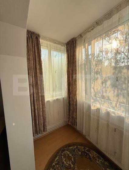 Apartament cu 3 camere decomandat, mobilat în Tractorul