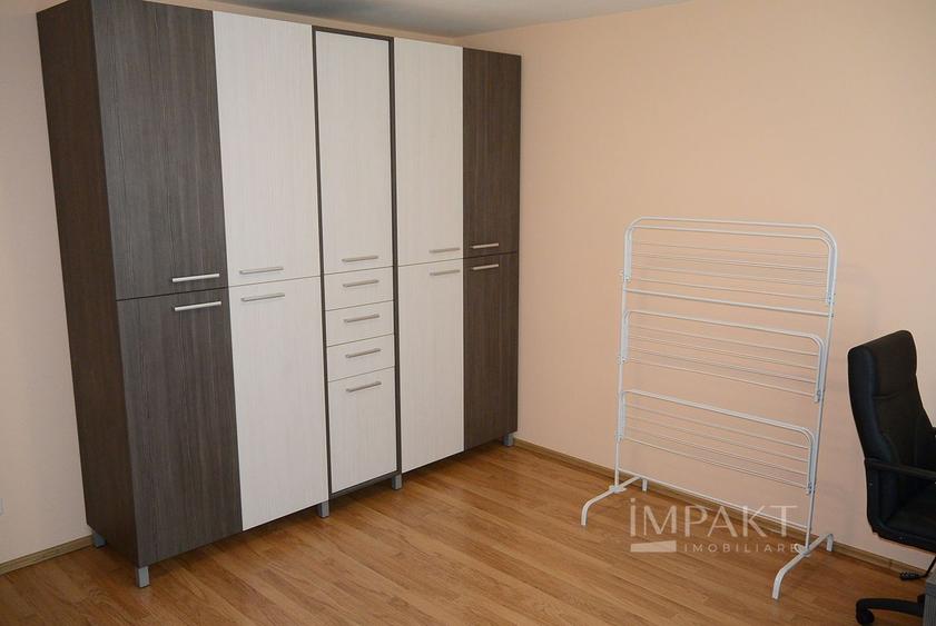 Apartament cu 5 camere decomandat în Bună Ziua