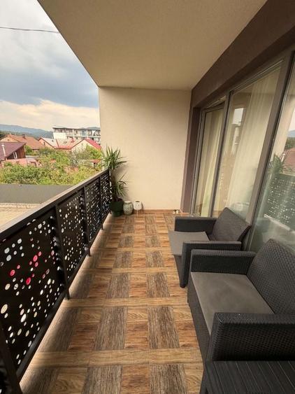 Apartament cu 3 camere decomandat în Periferie