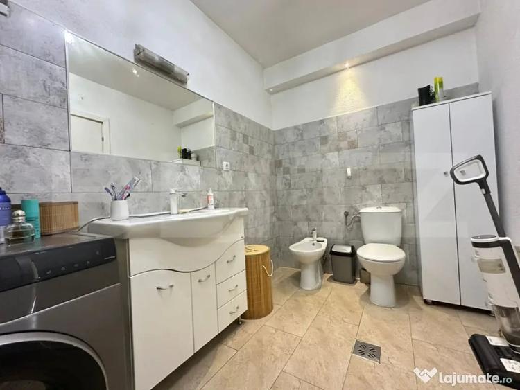 Casă cu 4 camere cu Teren 1660 Mp în Vulcan