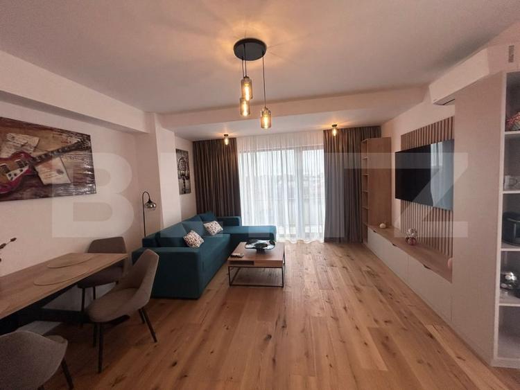 Apartament cu 3 camere decomandat, mobilat în Central