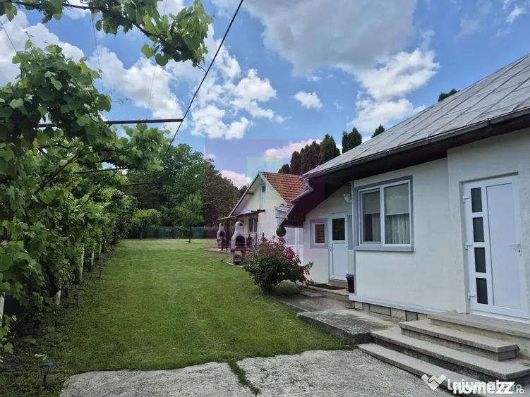 Casă cu 4 camere cu Teren 722 Mp în Podul Vadului