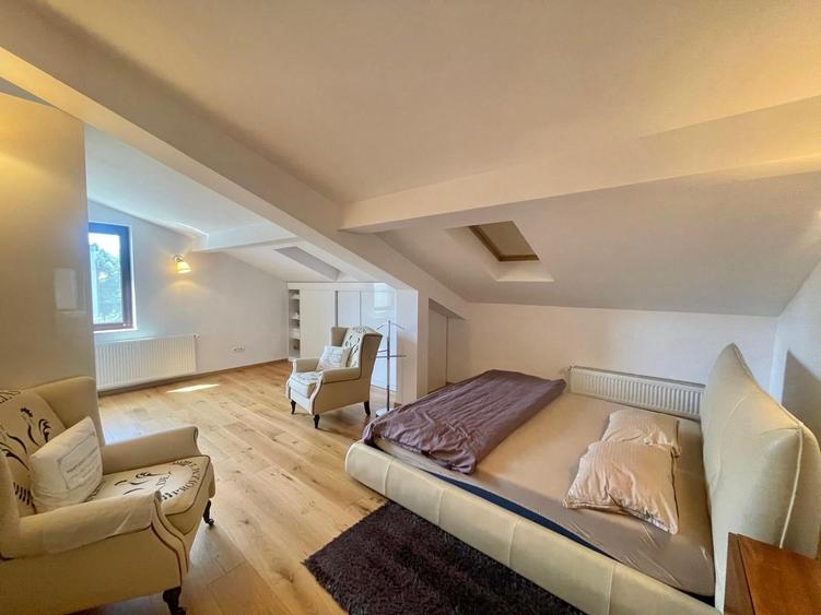 Casă cu 9 camere cu Teren 862 Mp în Pipera
