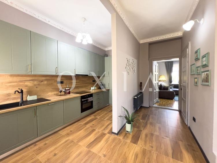 Apartament cu 2 camere semidecomandat, mobilat în Central