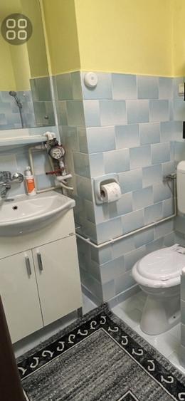 Apartament cu 2 camere nedecomandat în Tractorul