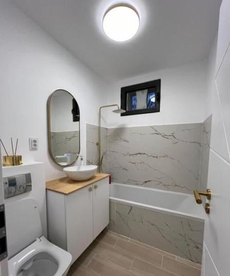 Apartament cu 2 camere semidecomandat, mobilat în 1 Mai
