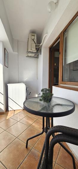 Apartament cu 2 camere decomandat în Calea Victoriei
