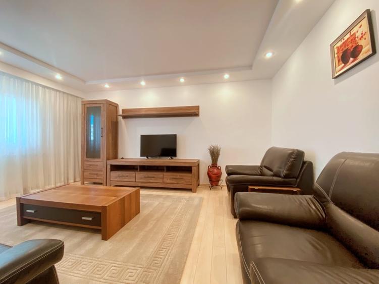 Apartament cu 4 camere decomandat în Vitan Mall