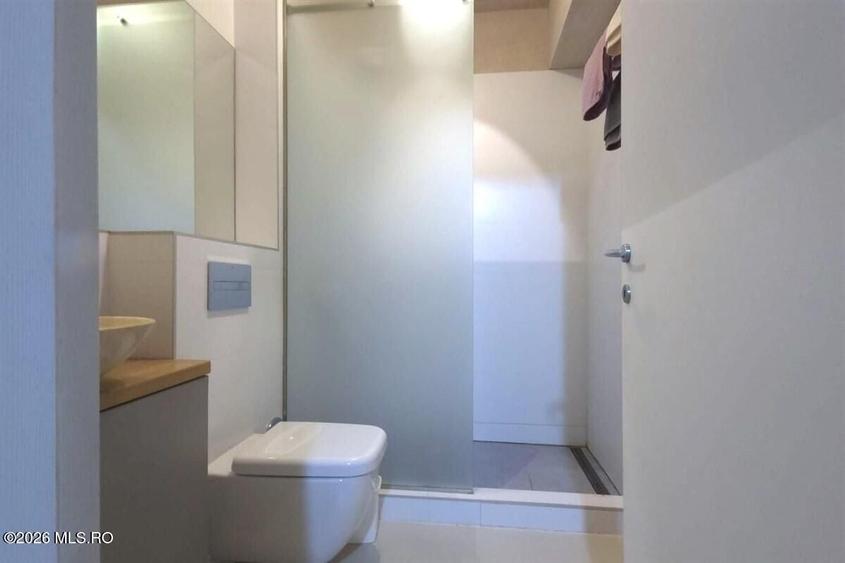Apartament cu 2 camere semidecomandat, mobilat în Central