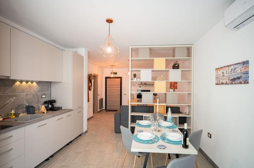 Apartament cu 2 camere decomandat în Mamaia-Sat