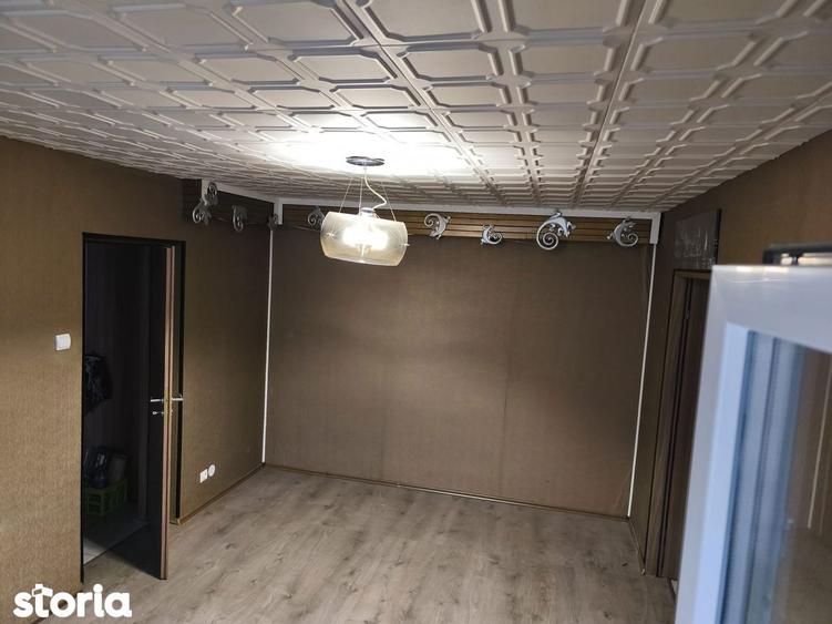 Apartament cu 3 camere semidecomandat în Podu Roș