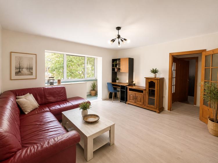 Apartament cu 3 camere semidecomandat în Complex Studențesc
