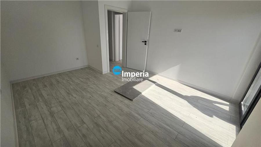 Duplex cu 4 camere cu Canalizare în Bucium