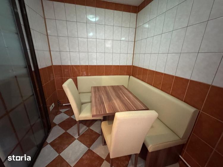 Apartament cu 4 camere decomandat în Cotroceni