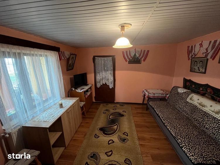 Casă cu 5 camere cu Teren 1153 Mp în Central