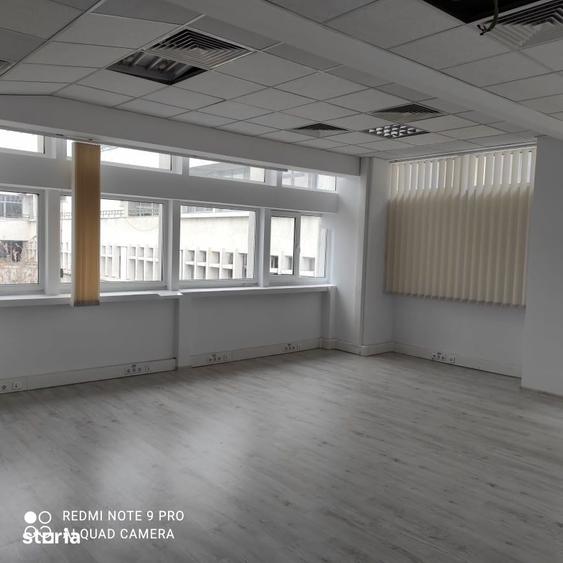 Spațiu comercial, de 100 mp, în Podu Roș