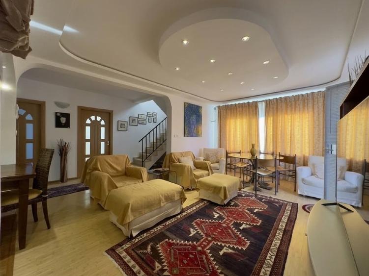 Duplex cu 4 camere cu Garaj în Vest