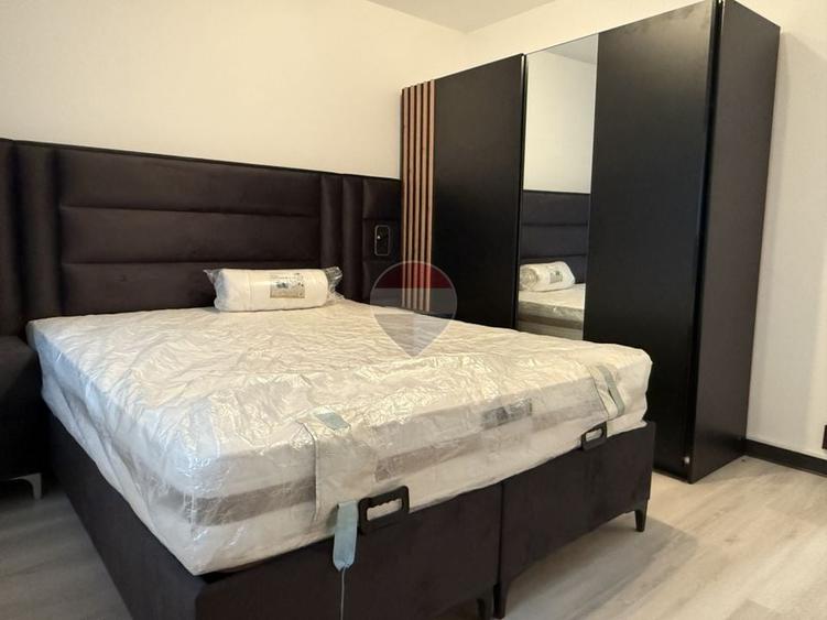 Apartament cu 3 camere decomandat, mobilat în Apusului