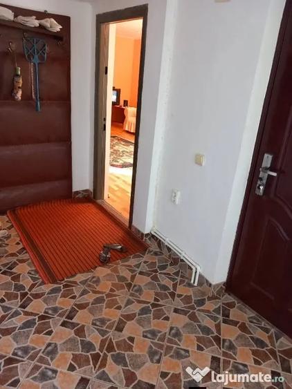 Casă cu 7 camere în Mărunțișu