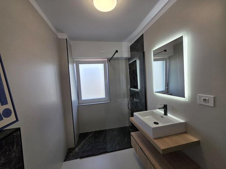 Apartament cu 2 camere decomandat în Exterior Vest