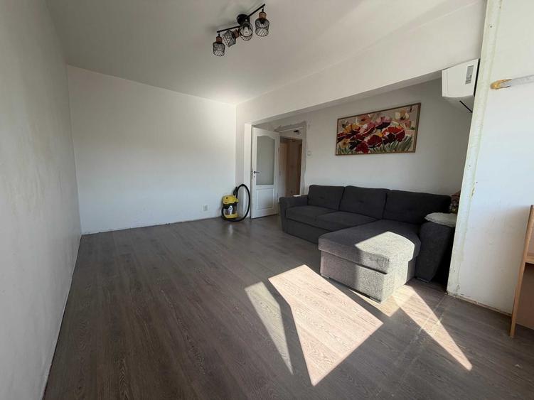 Apartament cu 2 camere decomandat în Ștrand